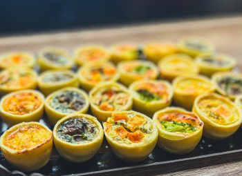 Assortiment de 24 minis quiches gourmandes